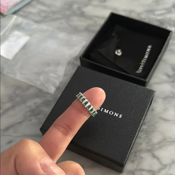 Never worn Ross Simons Emerlad and CZ eternity band - Picture 2 of 3